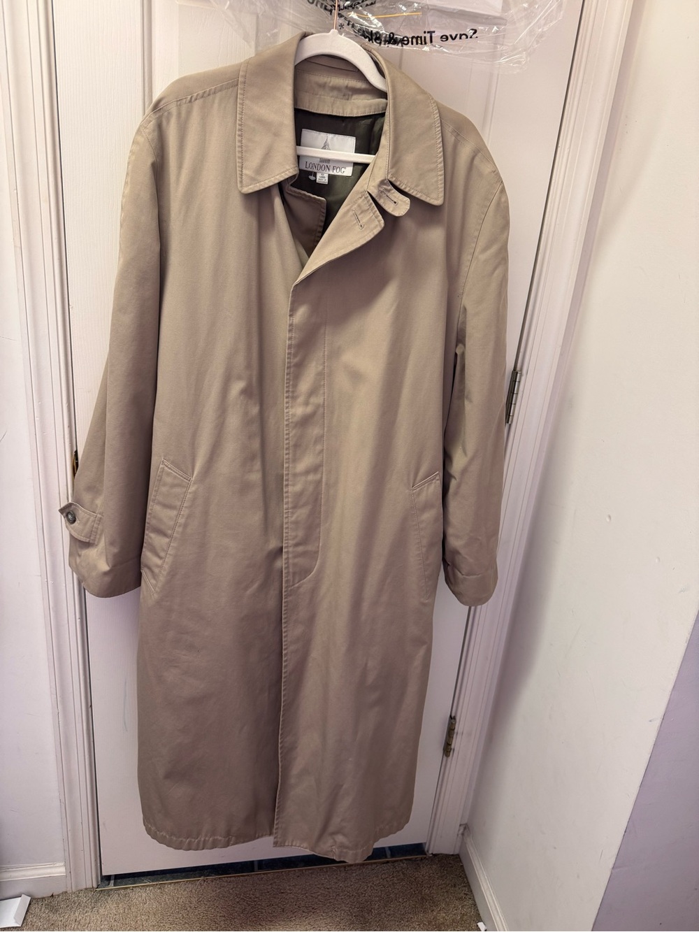 Vintage London Fog 42 long Trench Coat with zip out liner